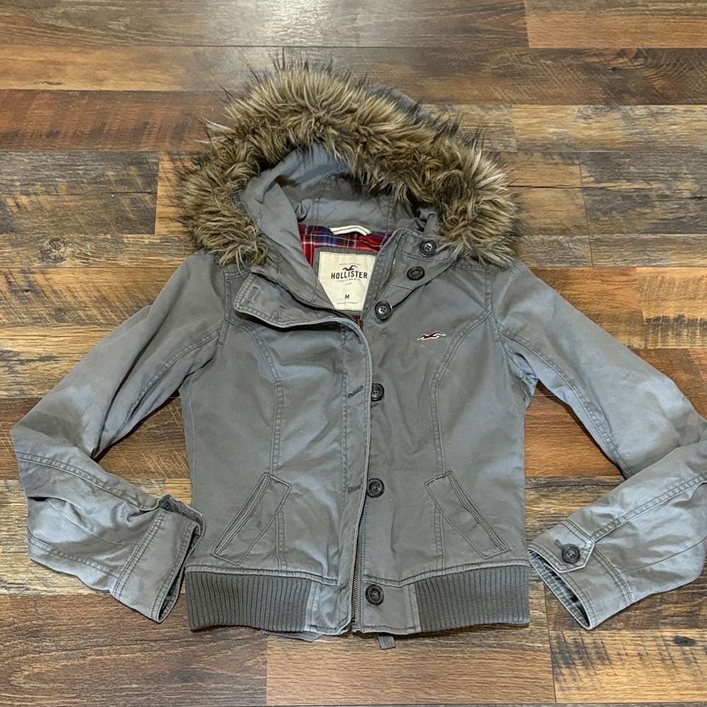 Hollister Y2K Gray Jacket‎ with Faux Fur Trim